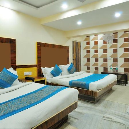 Hotel Lahorimal Deluxe New Delhi Exteriör bild