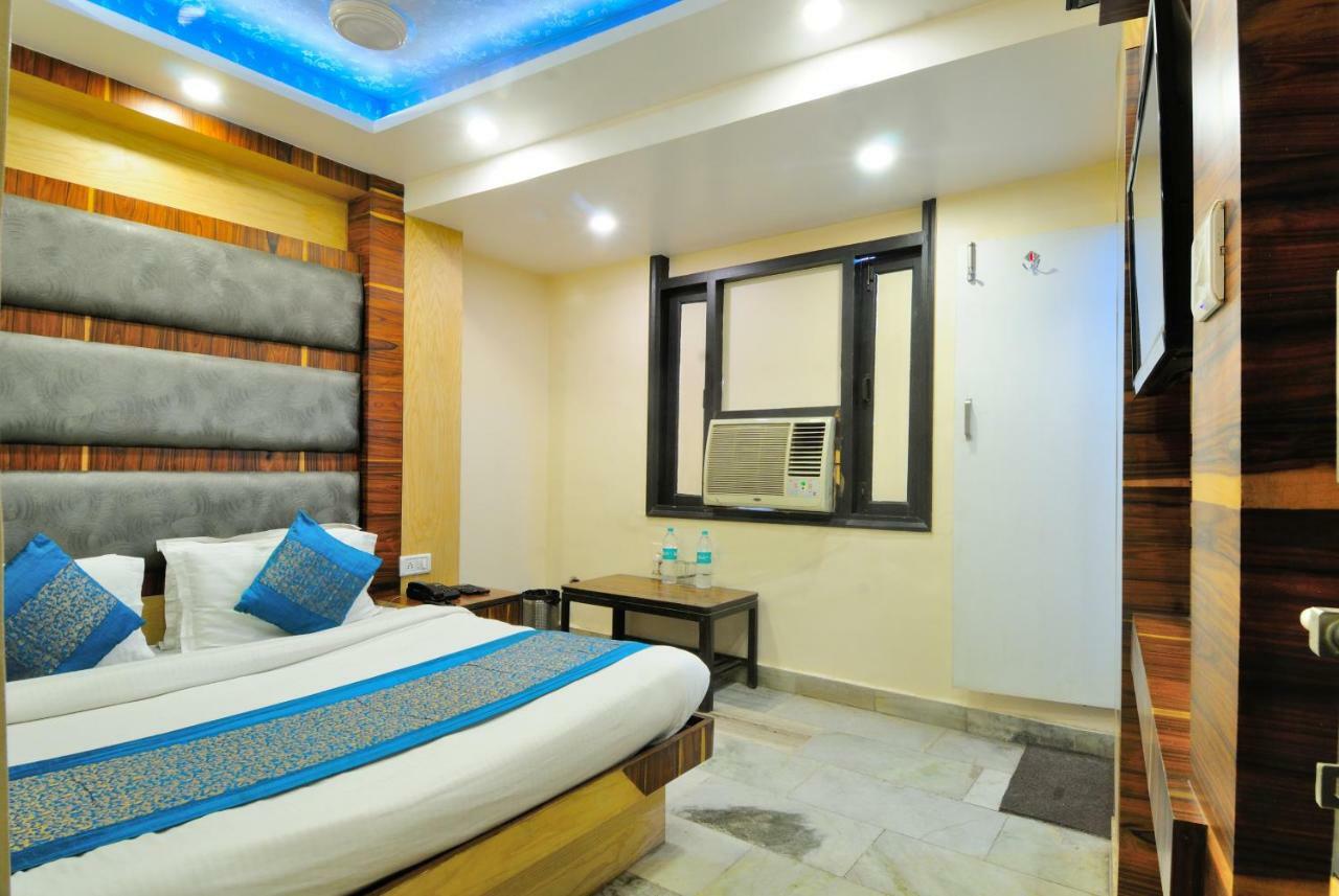 Hotel Lahorimal Deluxe New Delhi Exteriör bild