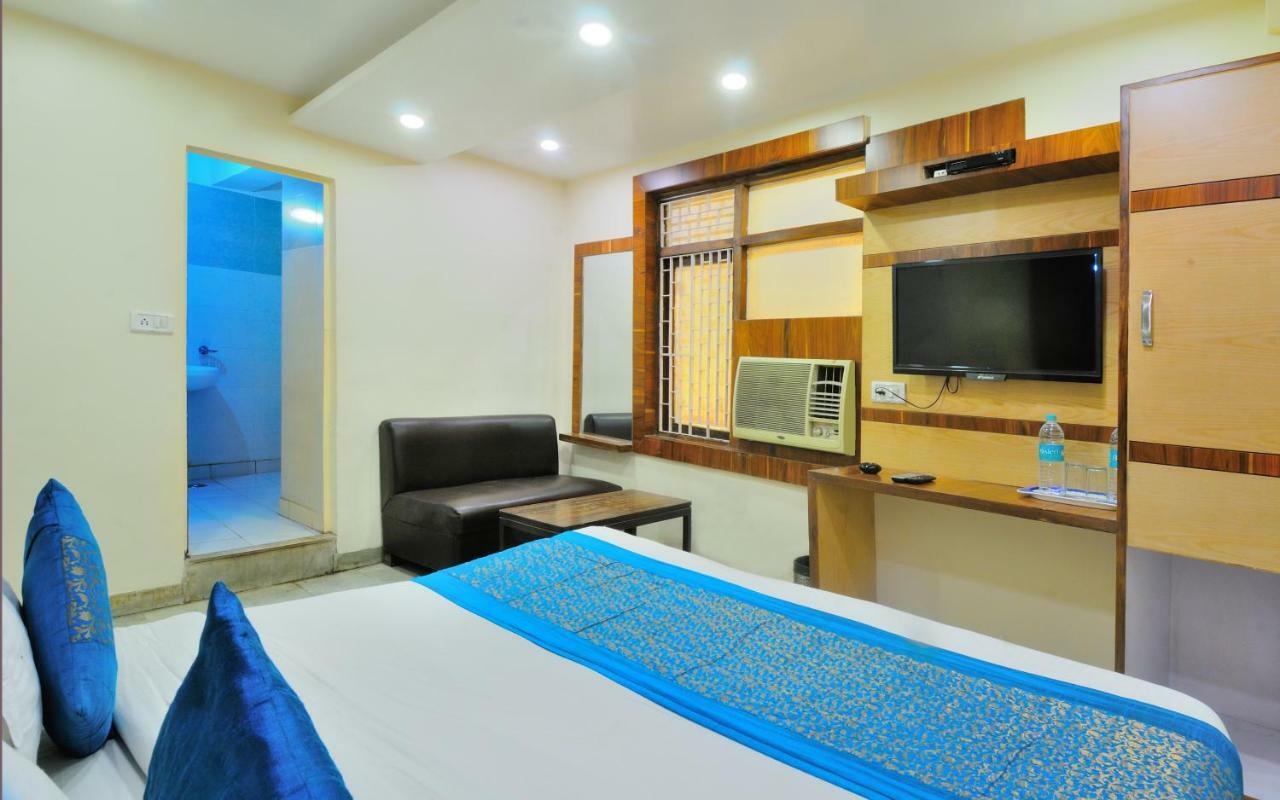 Hotel Lahorimal Deluxe New Delhi Exteriör bild
