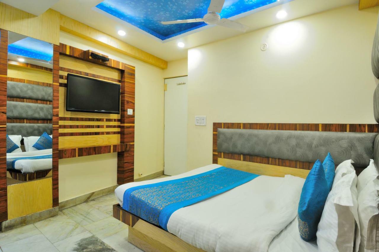 Hotel Lahorimal Deluxe New Delhi Exteriör bild
